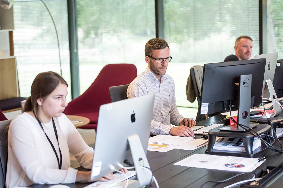 Photo d'une equipe de supports