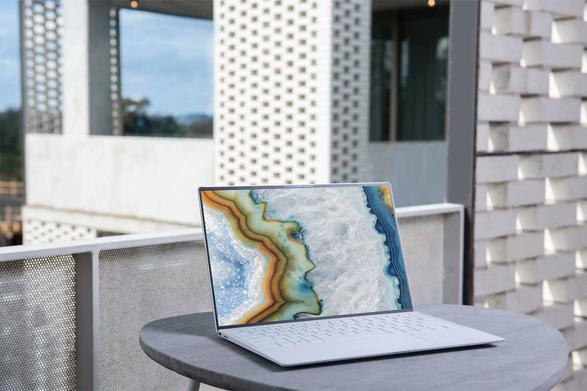 Photo d'un ordinateur portable sur un bacon