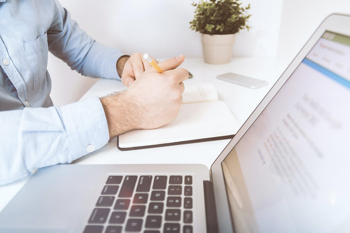 Photo d'une prise de rendez-vous sur oridnateur