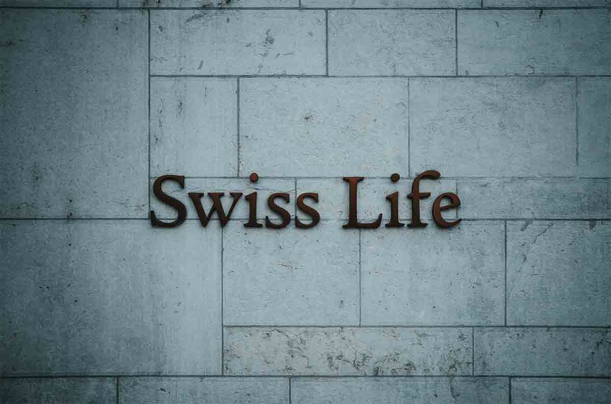 Photo du logo Swisslife sur un mur