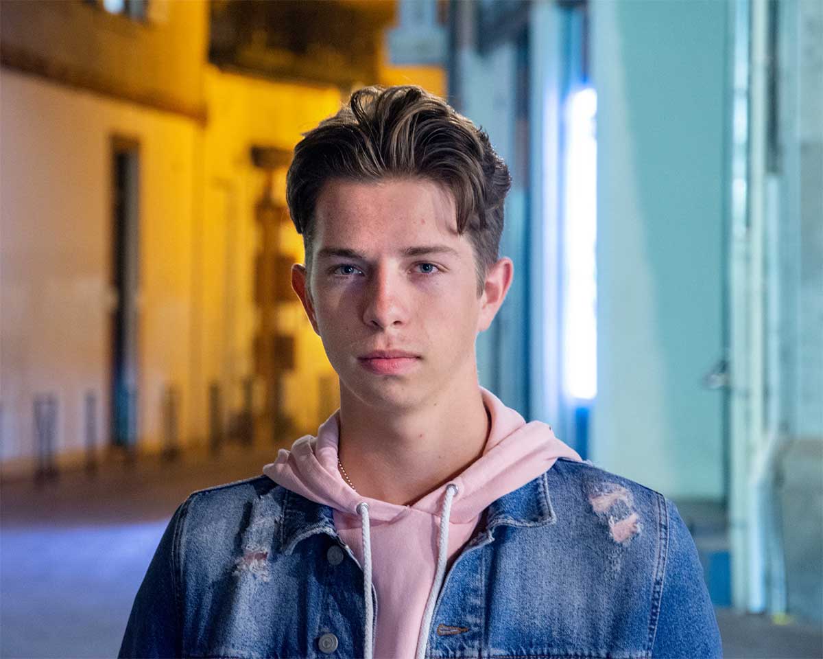 Photo d'un jeune homme